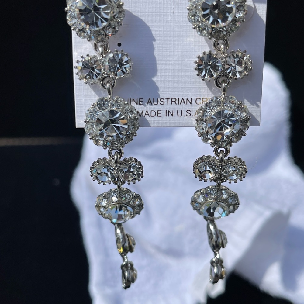 Earrings - Picture 6 of 7